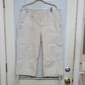 Dockers Women's Tan Capris